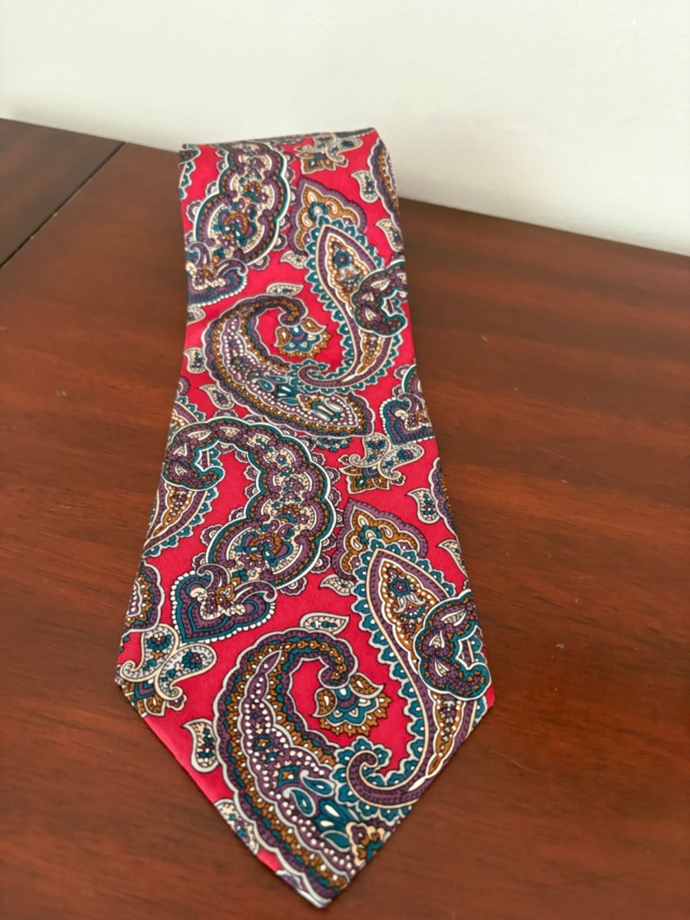 Givenchy Monsieur Men’s Tie Red Paisley Luxury Silk Imported Fabric Made In USA